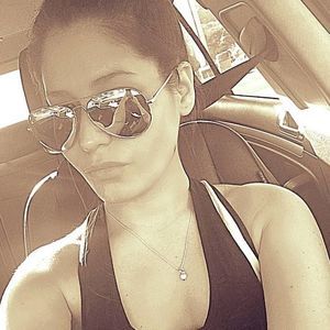 Meet your Posher, Cassandra